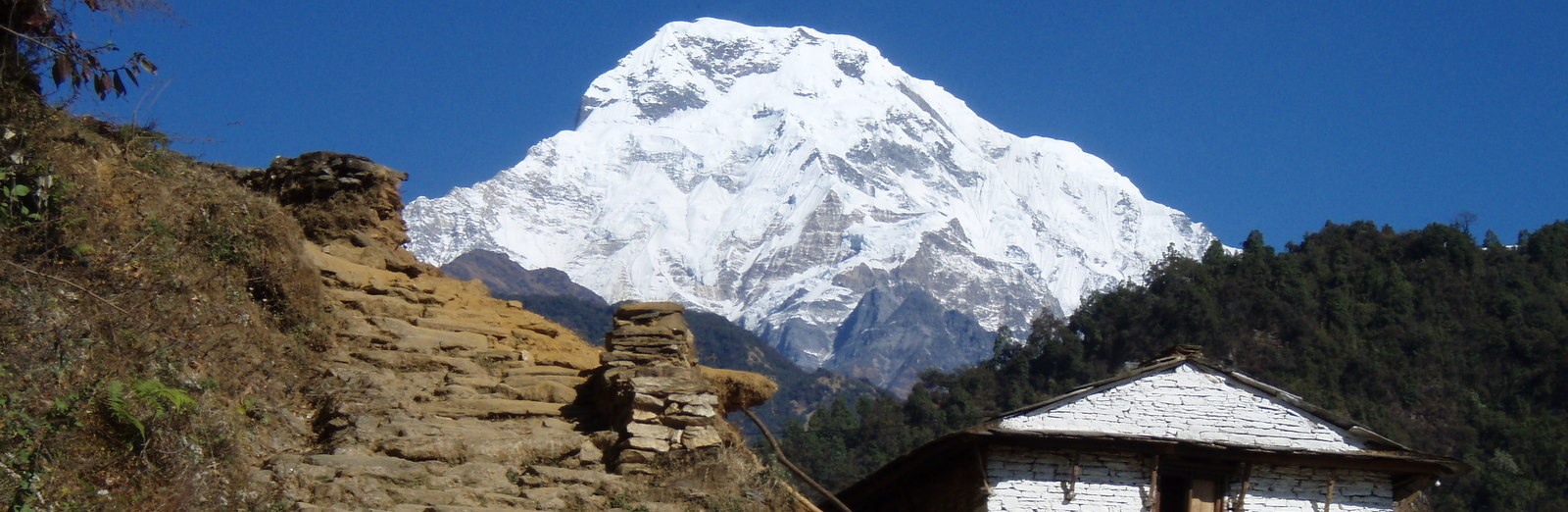 Unterwegs in der Nähe des Annapurna-Massivs # (c) Peter Belina